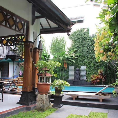 Hotel Griya Yunika Yogyakarta Esterno foto