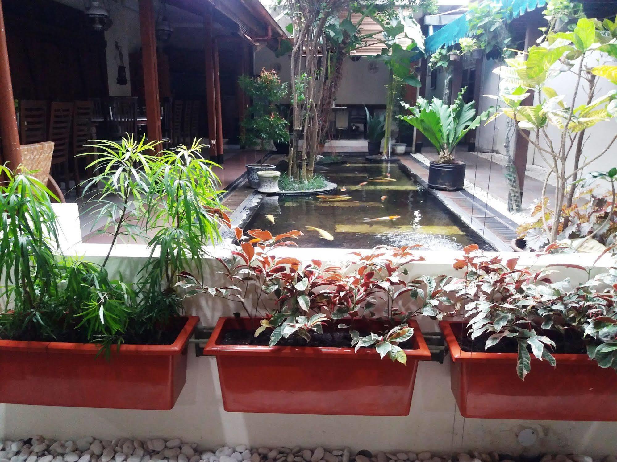 Hotel Griya Yunika Yogyakarta Esterno foto